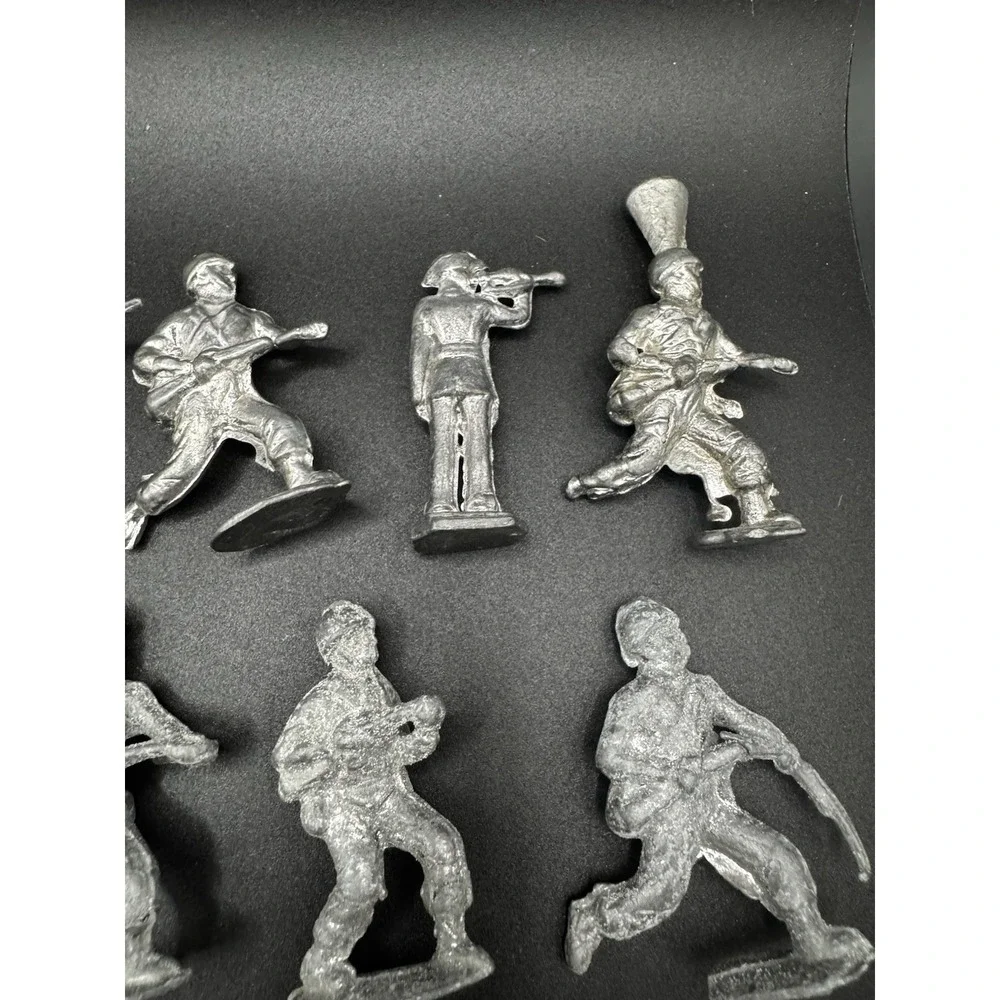 Lot Of 17 Vintage 1940 Metal Army Men -‎ 2